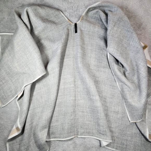 Lane Bryant Plaid Cape Shawl Wrap One Size Gray White Cozy Soft Poncho Style - Picture 5 of 9